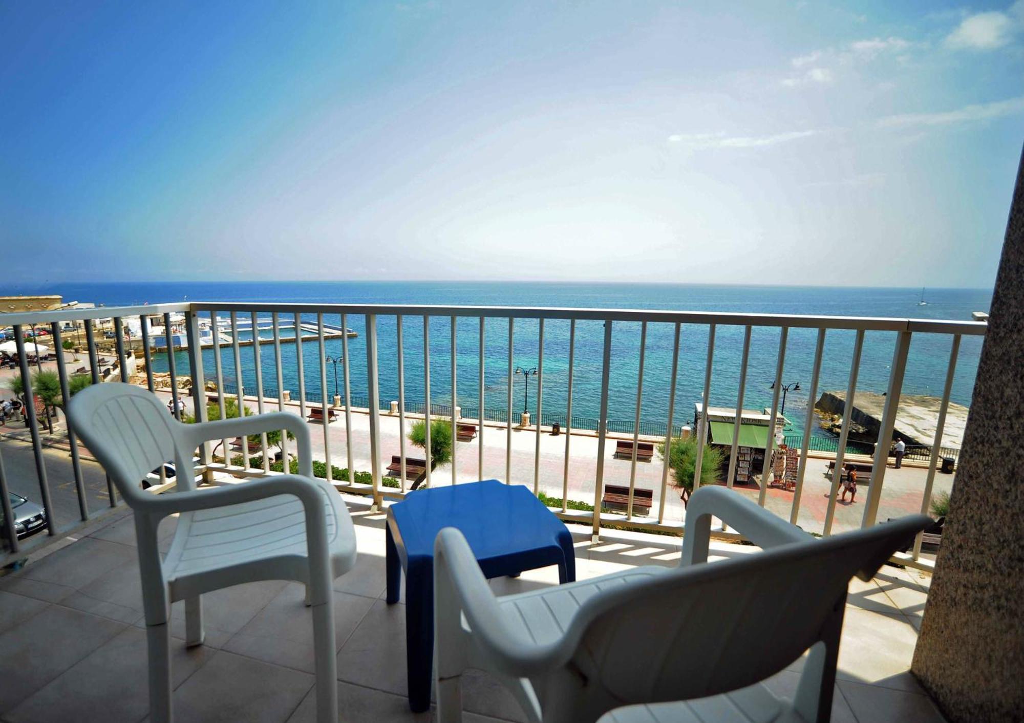 Sliema Chalet Hotel Bagian luar foto