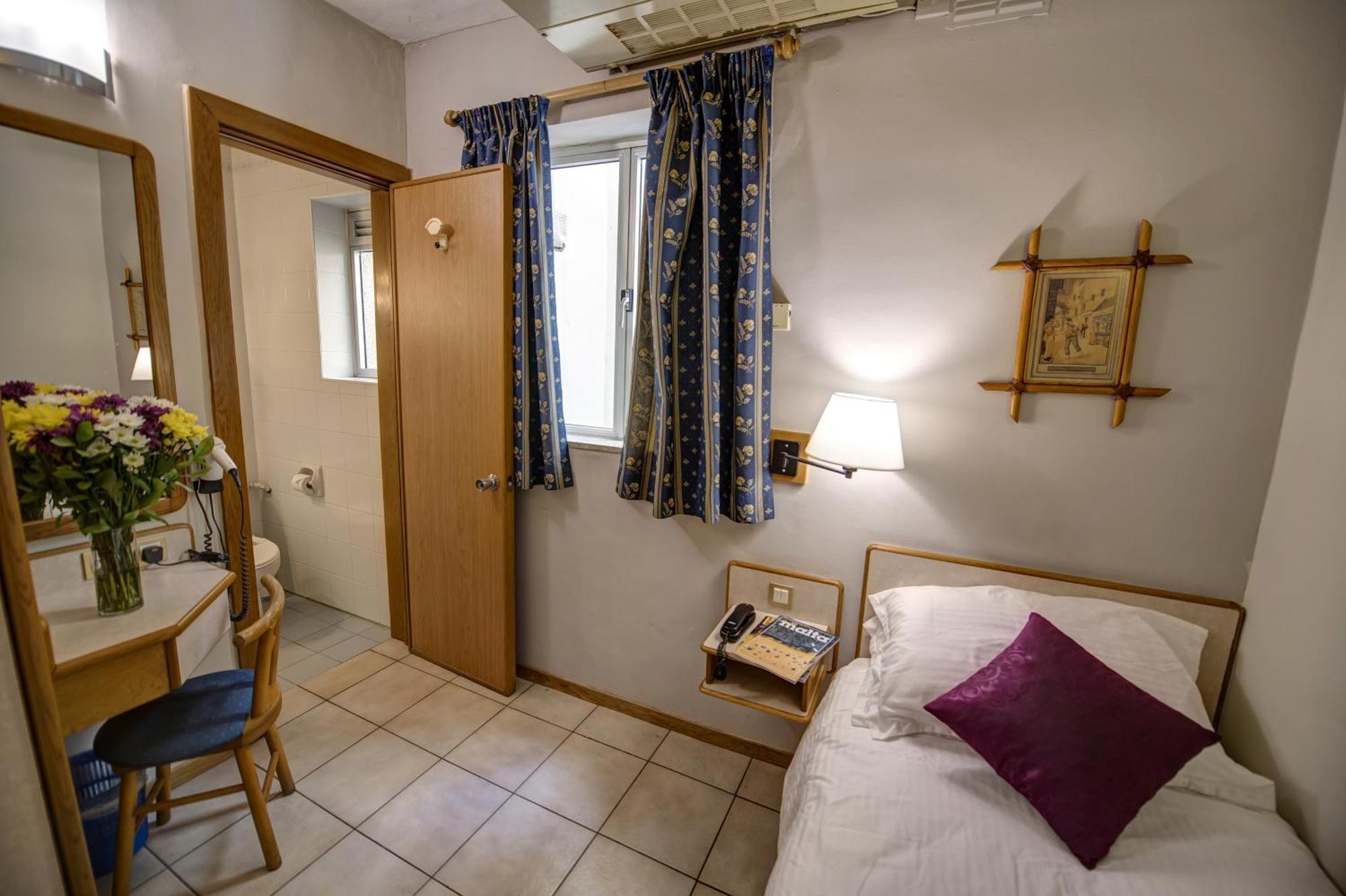 Sliema Chalet Hotel Ruang foto