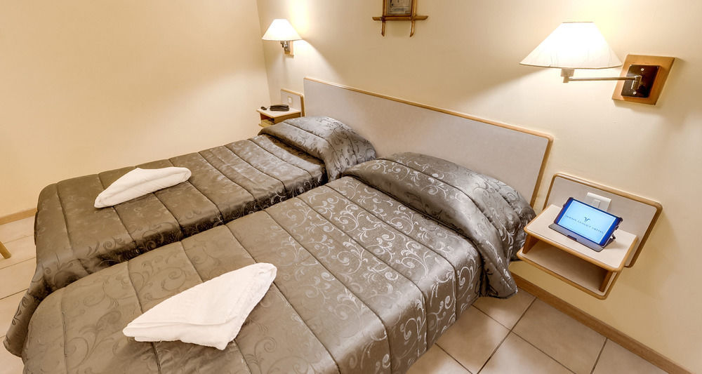 Sliema Chalet Hotel Bagian luar foto