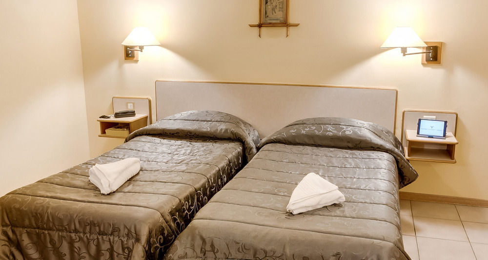 Sliema Chalet Hotel Bagian luar foto