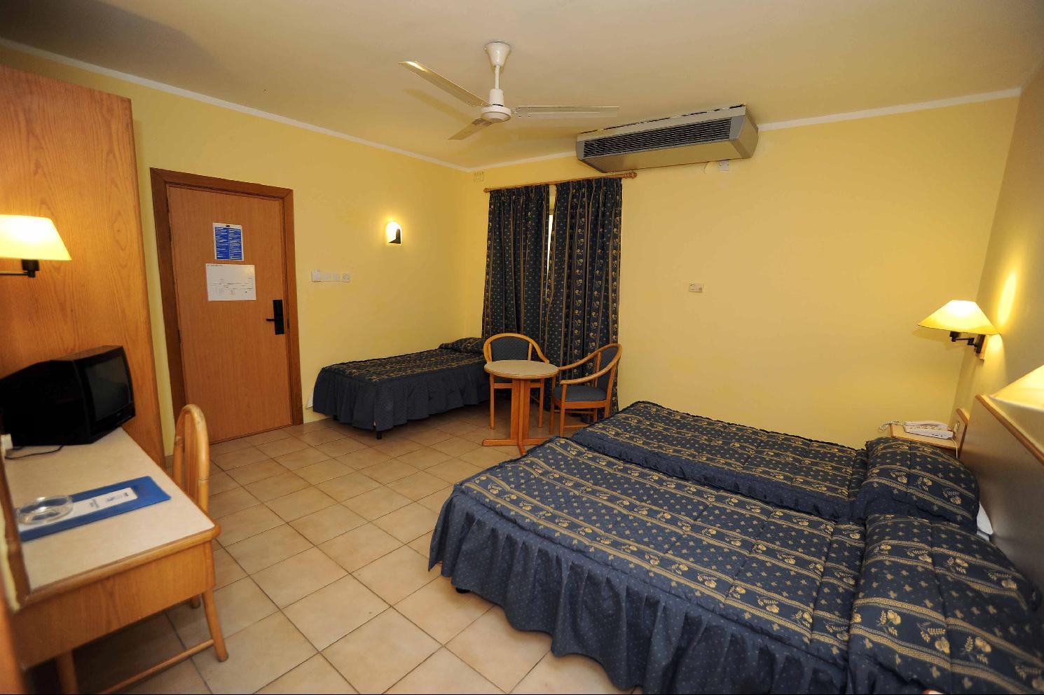 Sliema Chalet Hotel Bagian luar foto