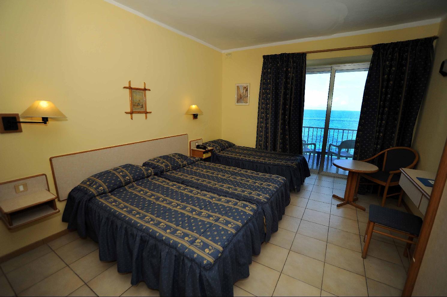 Sliema Chalet Hotel Bagian luar foto