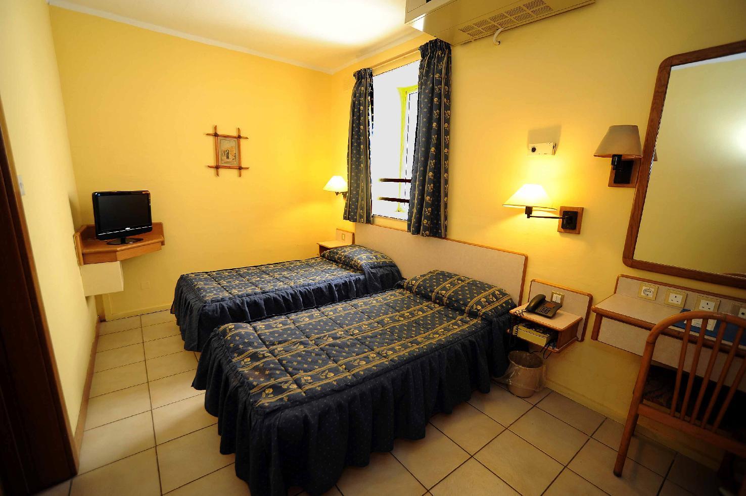 Sliema Chalet Hotel Bagian luar foto