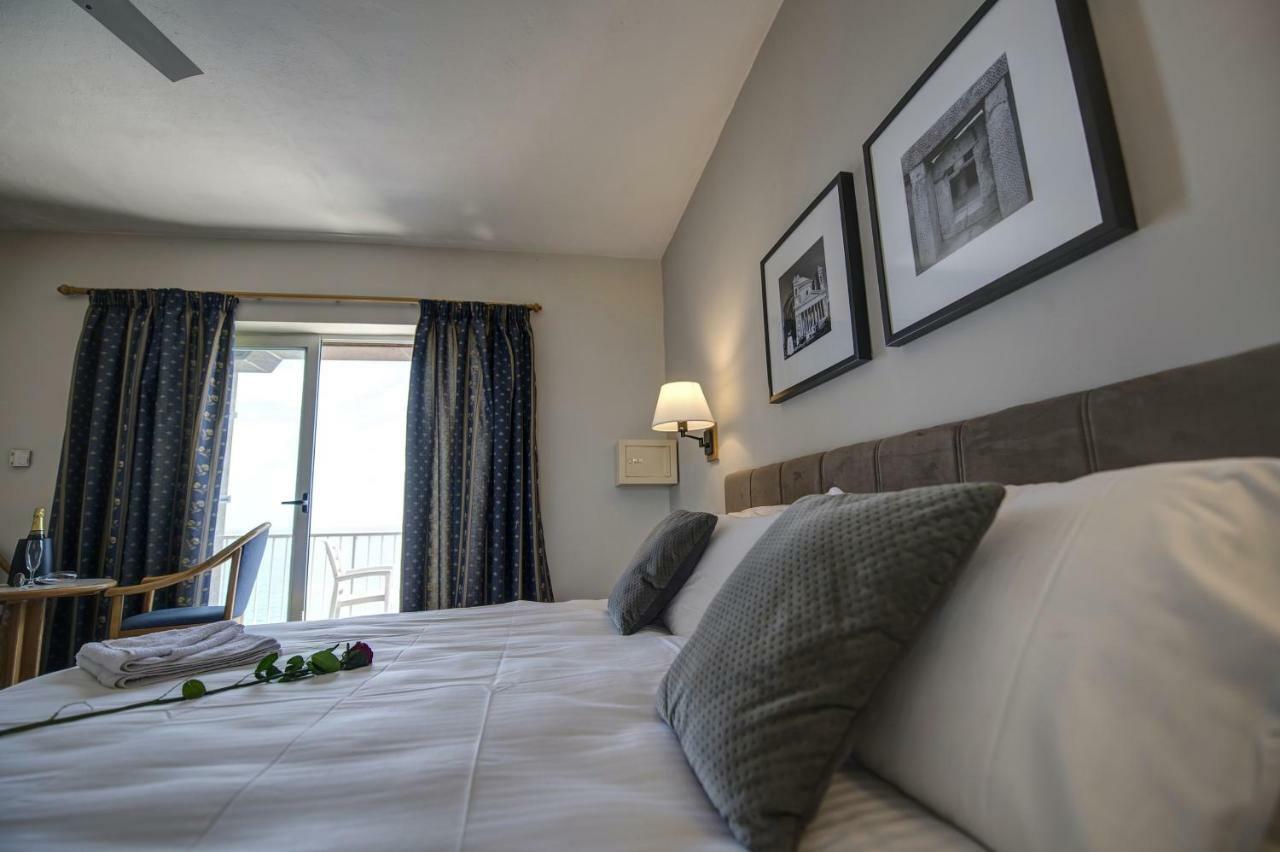 Sliema Chalet Hotel Bagian luar foto