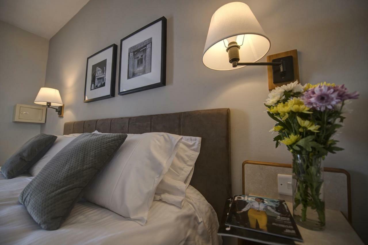 Sliema Chalet Hotel Bagian luar foto