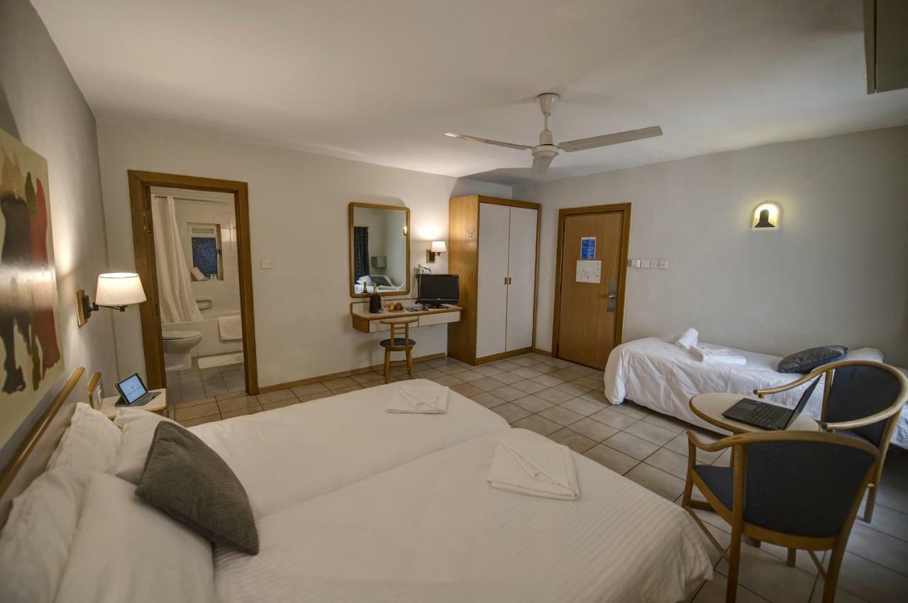 Sliema Chalet Hotel Bagian luar foto