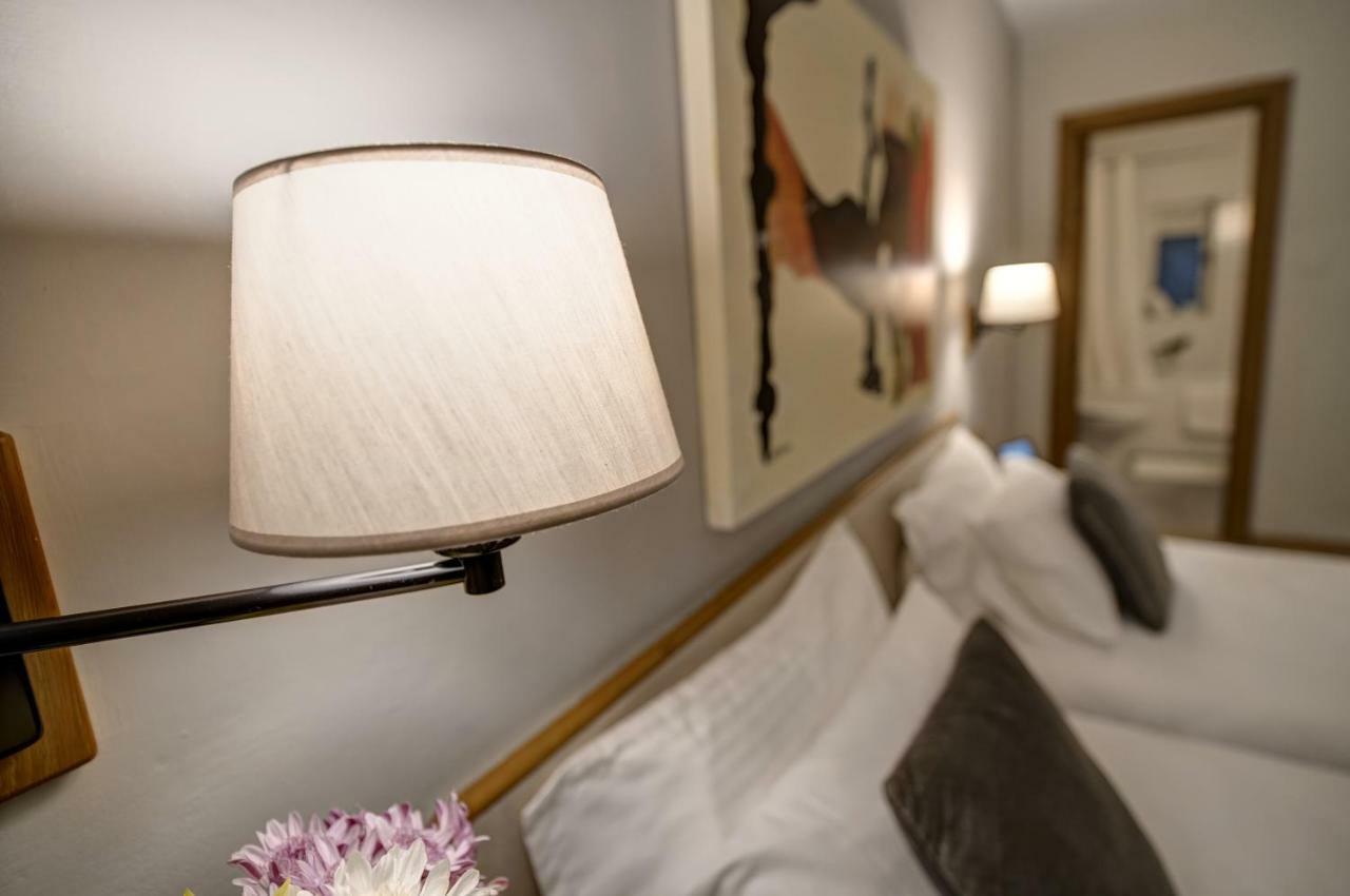 Sliema Chalet Hotel Bagian luar foto