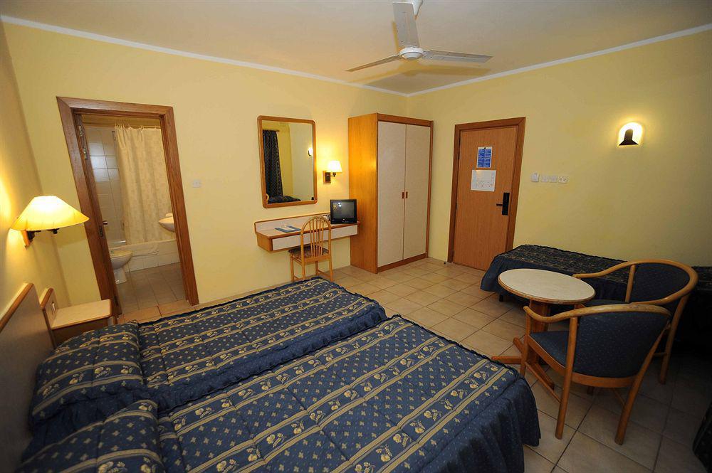Sliema Chalet Hotel Bagian luar foto