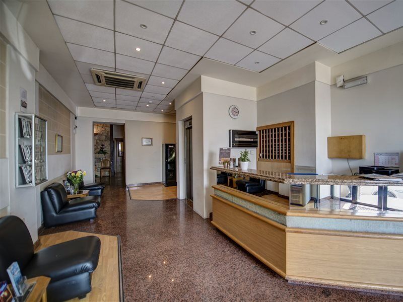 Sliema Chalet Hotel Bagian luar foto