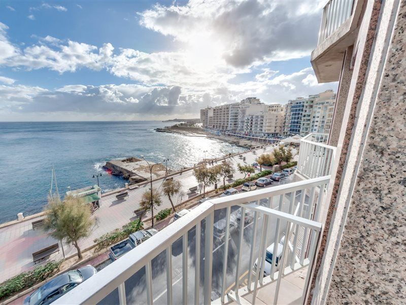 Sliema Chalet Hotel Bagian luar foto